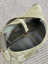Luxury Monogram Shoulder Bag - Women's Elegant Designer Fashion - NM3629