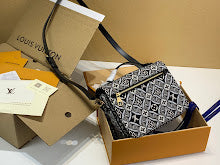 Premium Signature Shoulder Bag - Chic Women's Luxury Designer - NM5462