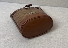 New Chic Women's Shoulder Handbag - Luxury Premium Designer Style - NM6551