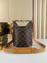 Luxury Signature Top Handle Bag - Elegant Women's Designer Handbag - NM4705