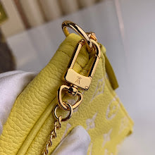 Premium Leather Crossbody Bag - Elegant Women's Designer Handbag - NM4737