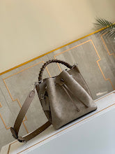Luxury Iconic Crossbody Bag - Women's Elegant Designer Fashion - NM4199