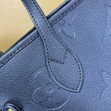 Luxury Monogram Shoulder Bag - Women's Elegant Designer Fashion - NM4927