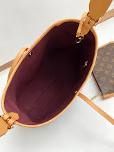 Premium Signature Shoulder Bag - Chic Women's Luxury Designer - NM4097
