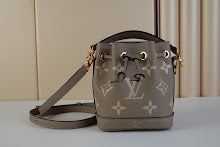 Chic Designer Tote Handbag - Luxury Premium Women's Fashion Bag - NM4678