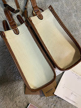 New Premium Signature Crossbody - Chic Women's Luxury Designer Bag - NM5891