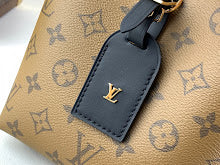 Luxury Signature Top Handle Bag - Elegant Women's Designer Handbag - NM4465