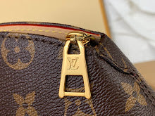 Premium Signature Crossbody - Chic Women's Luxury Designer Bag - NM4720