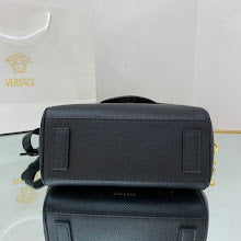Luxury Signature Top Handle Bag - Elegant Women's Designer Handbag - NM3055