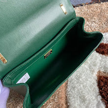 Chic Women's Designer Tote - Luxury Premium Handbag Style - NM7241