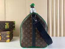 Luxury Iconic Crossbody Bag - Women's Elegant Designer Fashion - NM4698