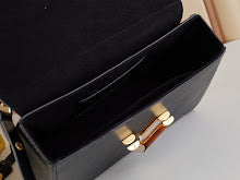 Premium Leather Crossbody Bag - Elegant Women's Designer Handbag - NM5081