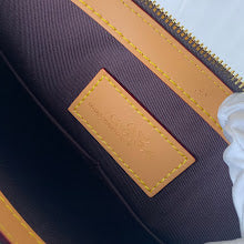 Luxury Structured Shoulder Bag - Women's Premium Designer Fashion - NM4822