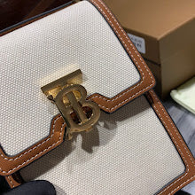 Luxury Signature Top Handle Bag - Elegant Women's Designer Handbag - NM5546