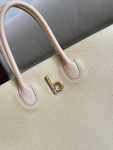 New Premium Women's Shoulder Bag - Designer Luxury Fashion Accessory - NM5839