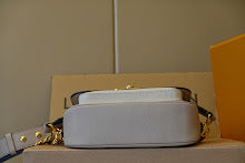 Premium Women's Shoulder Bag - Designer Luxury Fashion Accessory - NM5070