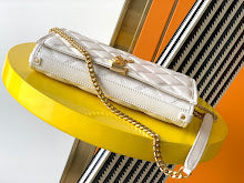 Premium Women's Crossbody Bag - Luxury Designer Fashion Accessory - NM3335