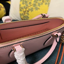 Luxury Iconic Crossbody Bag - Women's Elegant Designer Fashion - NM2892