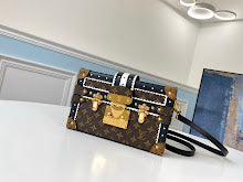Chic Women's Designer Tote - Luxury Premium Handbag Style - NM4293