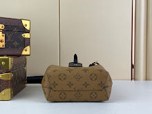 Luxury Signature Top Handle Bag - Elegant Women's Designer Handbag - NM4465