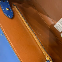 Luxury Iconic Crossbody Bag - Women's Elegant Designer Fashion - NM3110