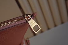 Premium Leather Crossbody Bag - Elegant Women's Designer Handbag - NM4669