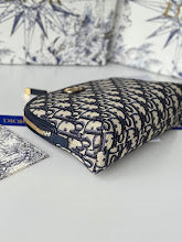 Luxury Monogram Shoulder Bag - Women's Elegant Designer Fashion - NM7356
