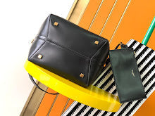 Premium Women's Crossbody Bag - Luxury Designer Fashion Accessory - NM3294