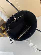 Designer Iconic Shoulder Bag - Luxury Women's Premium Fashion - NM4781