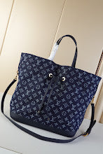 Chic Designer Satchel Bag - Luxury Women's Top Handle Handbag - NM4305