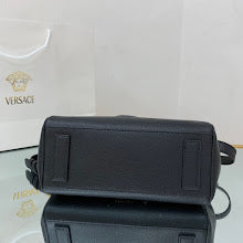 Premium Women's Shoulder Bag - Designer Luxury Fashion Accessory - NM3070