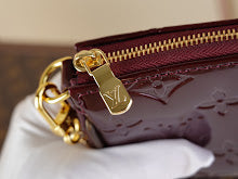 Designer Iconic Shoulder Bag - Luxury Women's Premium Fashion - NM5299