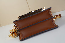 Chic Designer Crossbody Purse - Premium Luxury Women's Style - NM4561