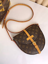 Premium Women's Crossbody Bag - Luxury Designer Fashion Accessory - NM4306