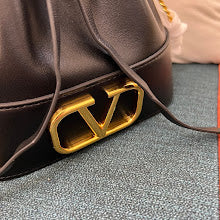 Luxury Iconic Crossbody Bag - Women's Elegant Designer Fashion - NM2800