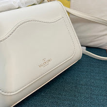 Chic Women's Shoulder Handbag - Luxury Premium Designer Style - NM2782