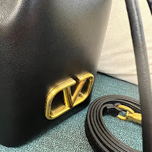 Designer Iconic Shoulder Bag - Luxury Women's Premium Fashion - NM2957