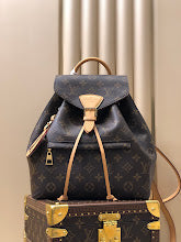 Luxury Iconic Crossbody Bag - Women's Elegant Designer Fashion - NM4989