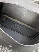 Premium Women's Crossbody Bag - Luxury Designer Fashion Accessory - NM3406