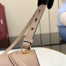 Chic Designer Shoulder Handbag - Premium Luxury Women's Style - NM4070