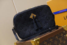 Premium Leather Shoulder Bag - Elegant Women's Designer Handbag - NM4652