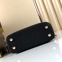 Premium Signature Crossbody - Chic Women's Luxury Designer Bag - NM5135