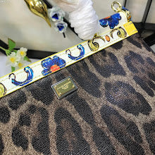 Premium Women's Crossbody Bag - Luxury Designer Fashion Accessory - NM7190