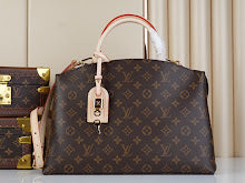 Luxury Monogram Shoulder Bag - Women's Elegant Designer Fashion - NM4848