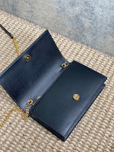 Luxury Iconic Crossbody Bag - Women's Elegant Designer Fashion - NM3751