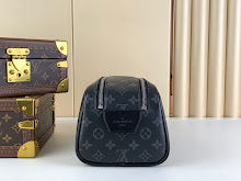 Chic Women's Designer Tote - Luxury Premium Handbag Style - NM4660