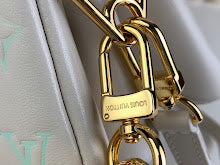 Premium Leather Crossbody Bag - Elegant Women's Designer Handbag - NM5177