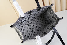 Chic Women's Designer Tote - Luxury Premium Handbag Style - NM4594