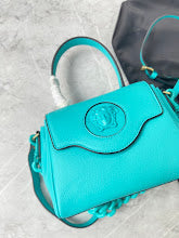 Designer Iconic Shoulder Bag - Luxury Women's Premium Fashion - NM3086
