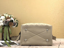 Luxury Designer Shoulder Bag for Women - Premium Fashion Handbag - NM4201